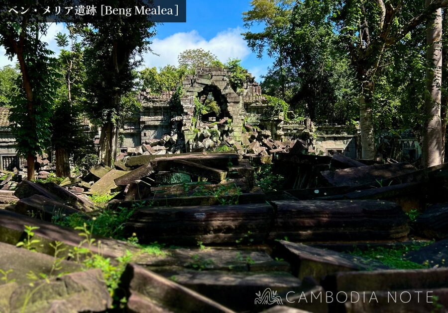 ベンメリア遺跡の中央祠堂入り口|クメール様式の石造建築が残る