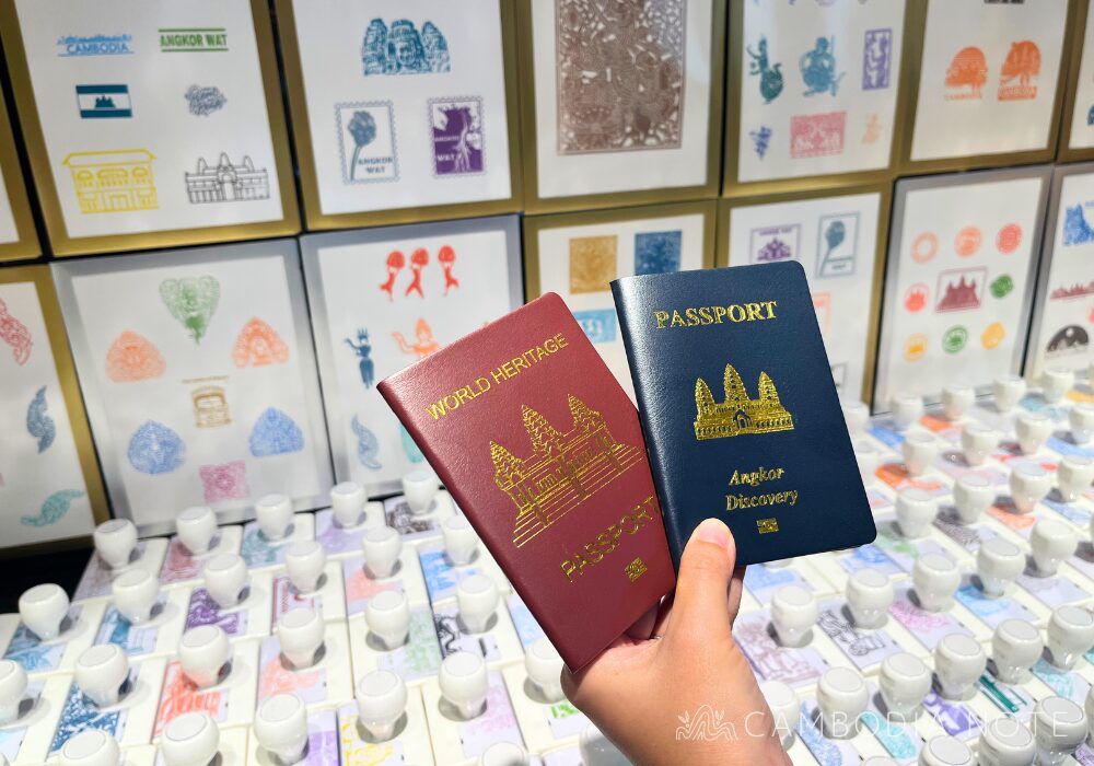 カンボジア旅行の思い出にぴったりなパスポート風のスタンプ帳。遺跡などをモチーフにしたスタンプが押し放題！