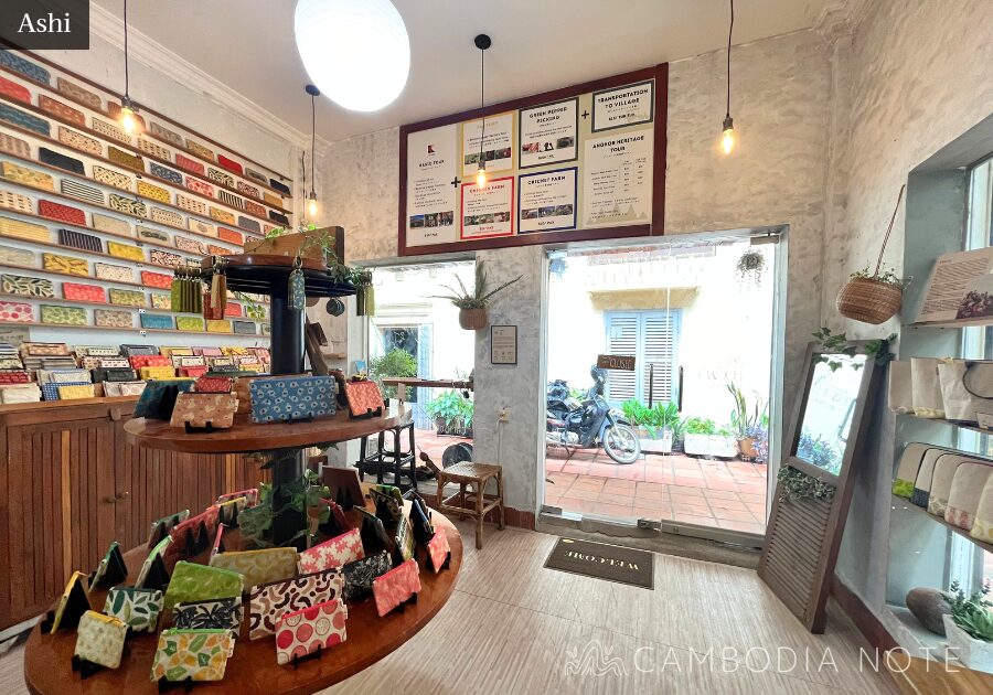シェムリアップの「Ashi」の店舗。バナナペーパーを用いた魅力的なアイテムが揃う