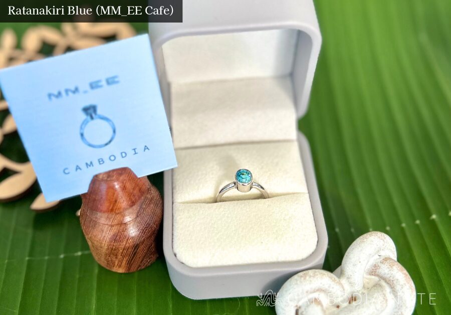 カンボジア・ラタナキリ州産のブルージルコン(ラタナキリブルー)の指輪