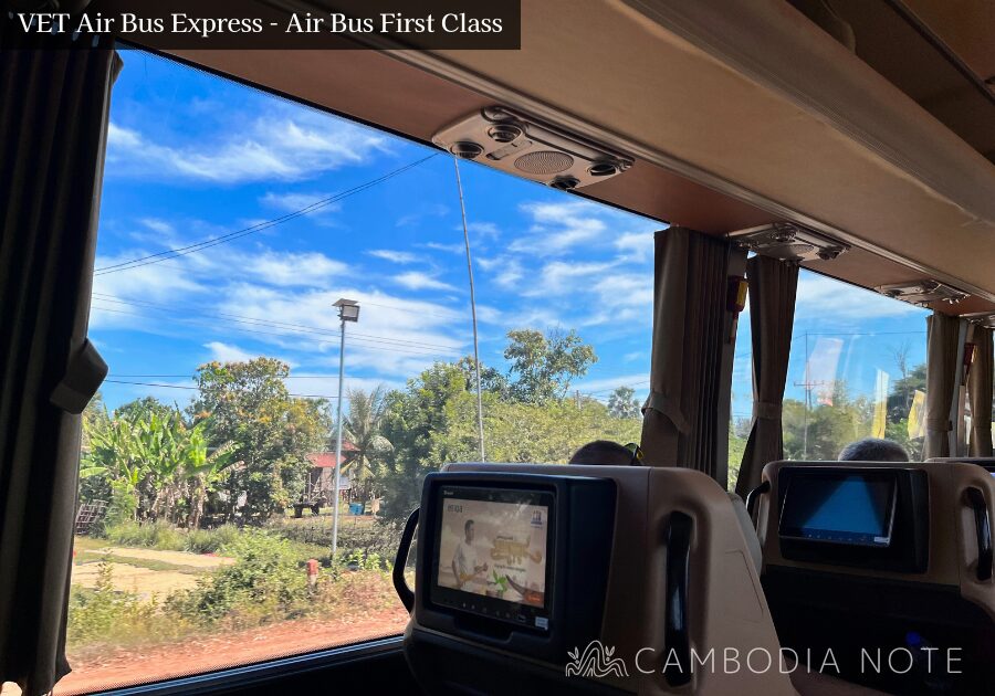 VET Air Bus Express「Air Bus First Class」の車内。広々とした3列シートとレッグレスト付き座席が並ぶ快適な空間