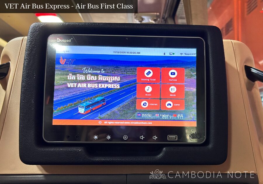 VET Air Bus Express「Air Bus First Class」の車内。広々とした3列シートとレッグレスト付き座席が並ぶ快適な空間