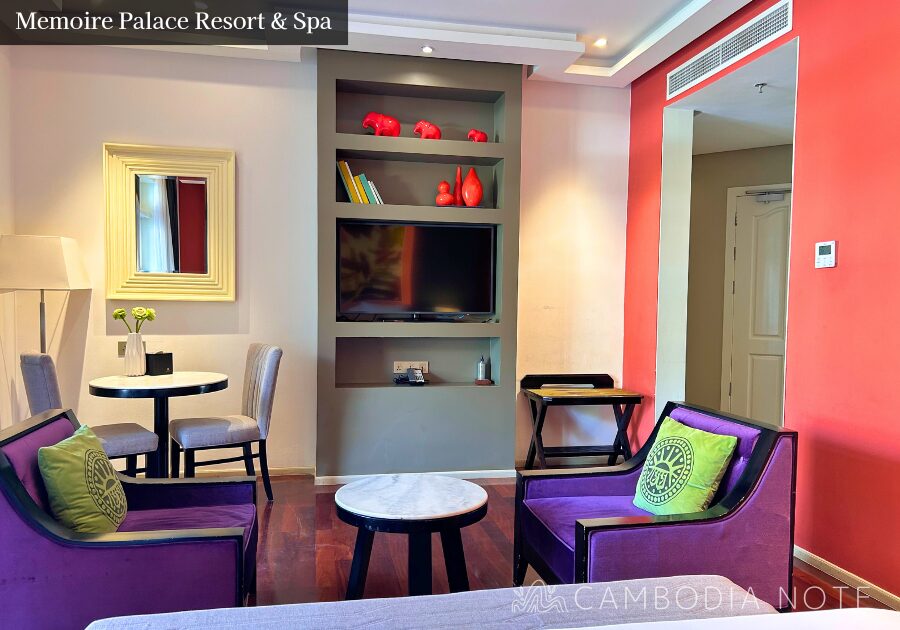 シェムリアップのリゾートホテル「Memoire Palace Resort & Spa」のプールと外観