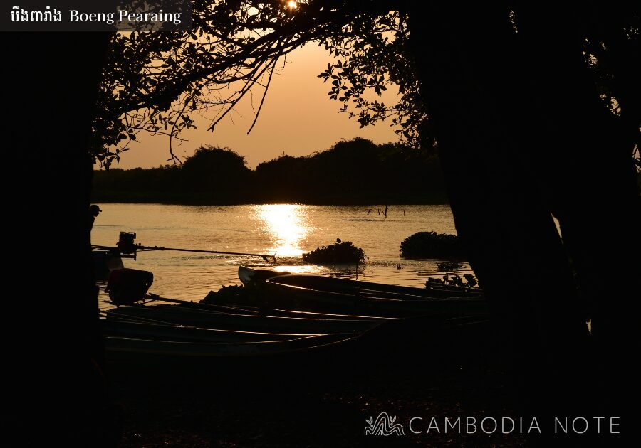 Boeng Pearaingの水面を赤く染める夕日 シェムリアップで見られる幻想的な絶景