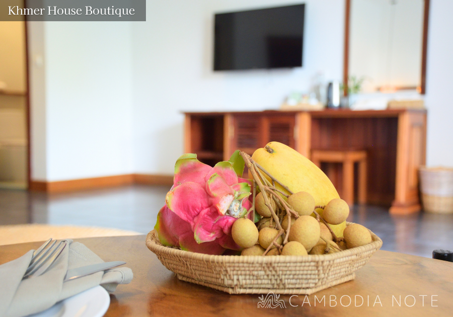 Khmer House Boutiqueの客室に用意された南国フルーツ